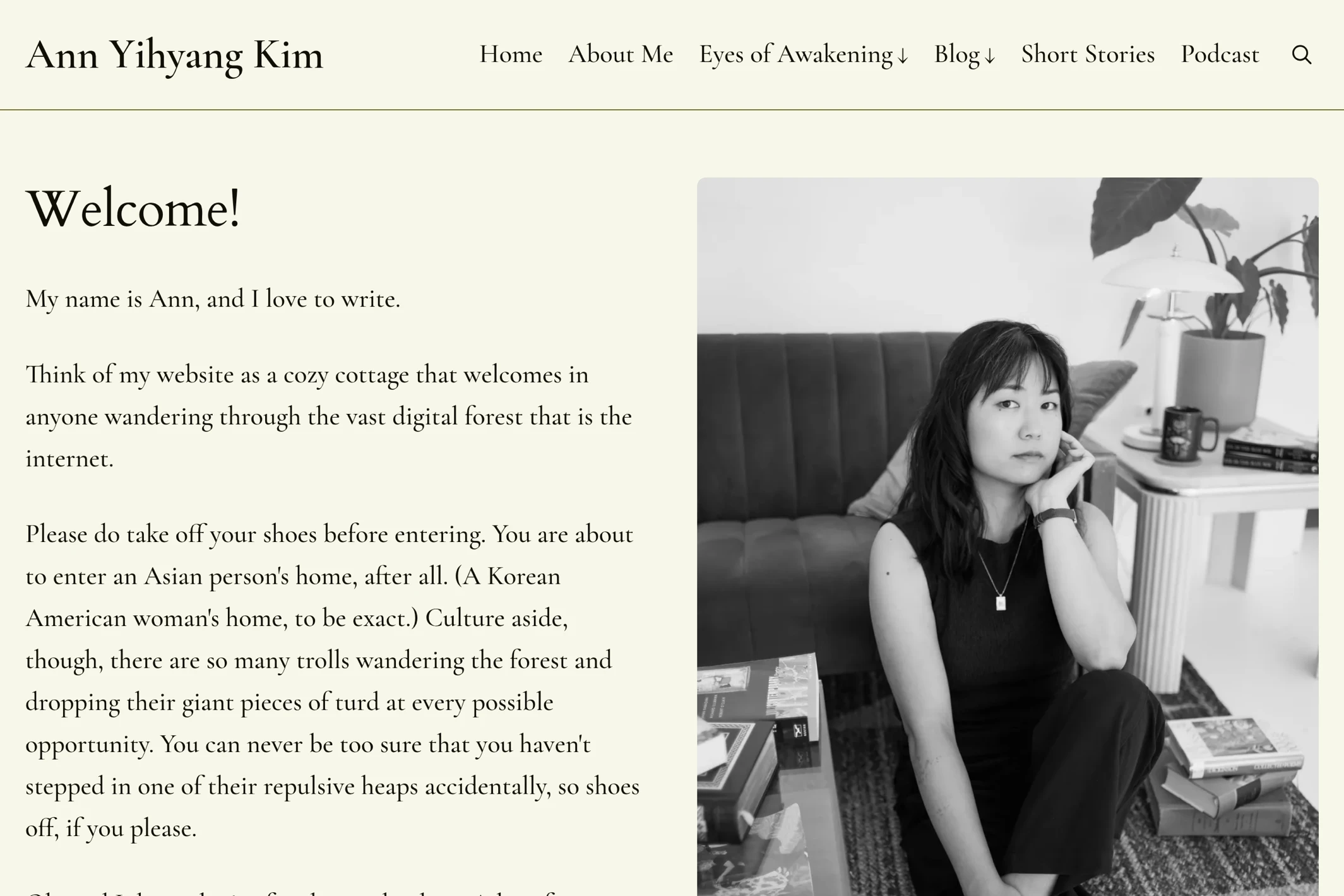 Screenshot of Ann Yihyang Kim — Ghost theme website